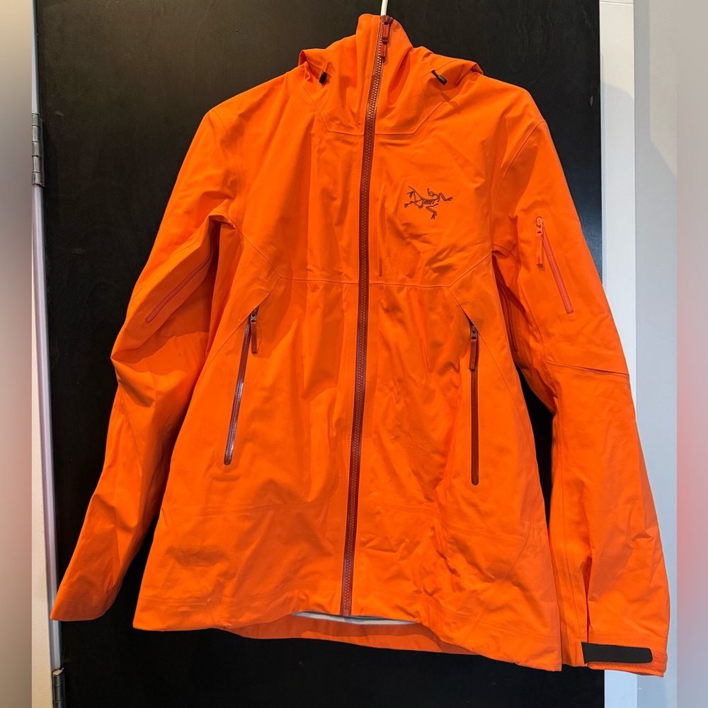 Arc’teryx Women’s Sentinel AR Gore-Tex Ski Shell — Medium - Picture 2 of 9